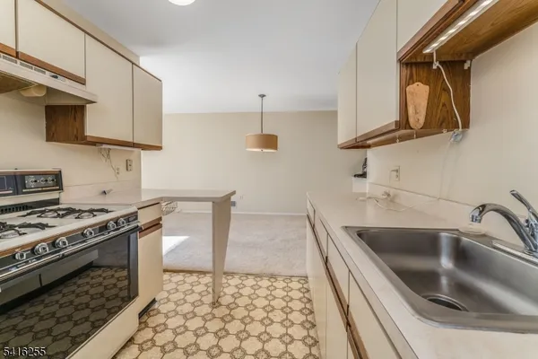 $210,000 | 813 Spruce Hills Drive, Unit 813, Glen Gardner, NJ 08826