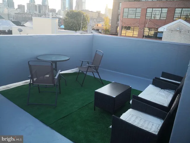 $1,090,000 | 1008 Green Street, Philadelphia, PA 19123