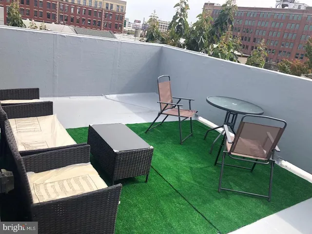 $1,090,000 | 1008 Green Street, Philadelphia, PA 19123