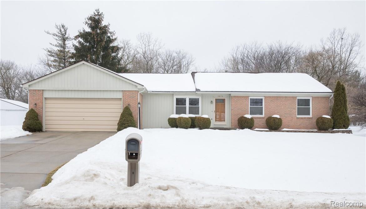 3670 Hazelton Avenue Rochester, MI 48307 - Photo 1 of 49 780A4611.jpg