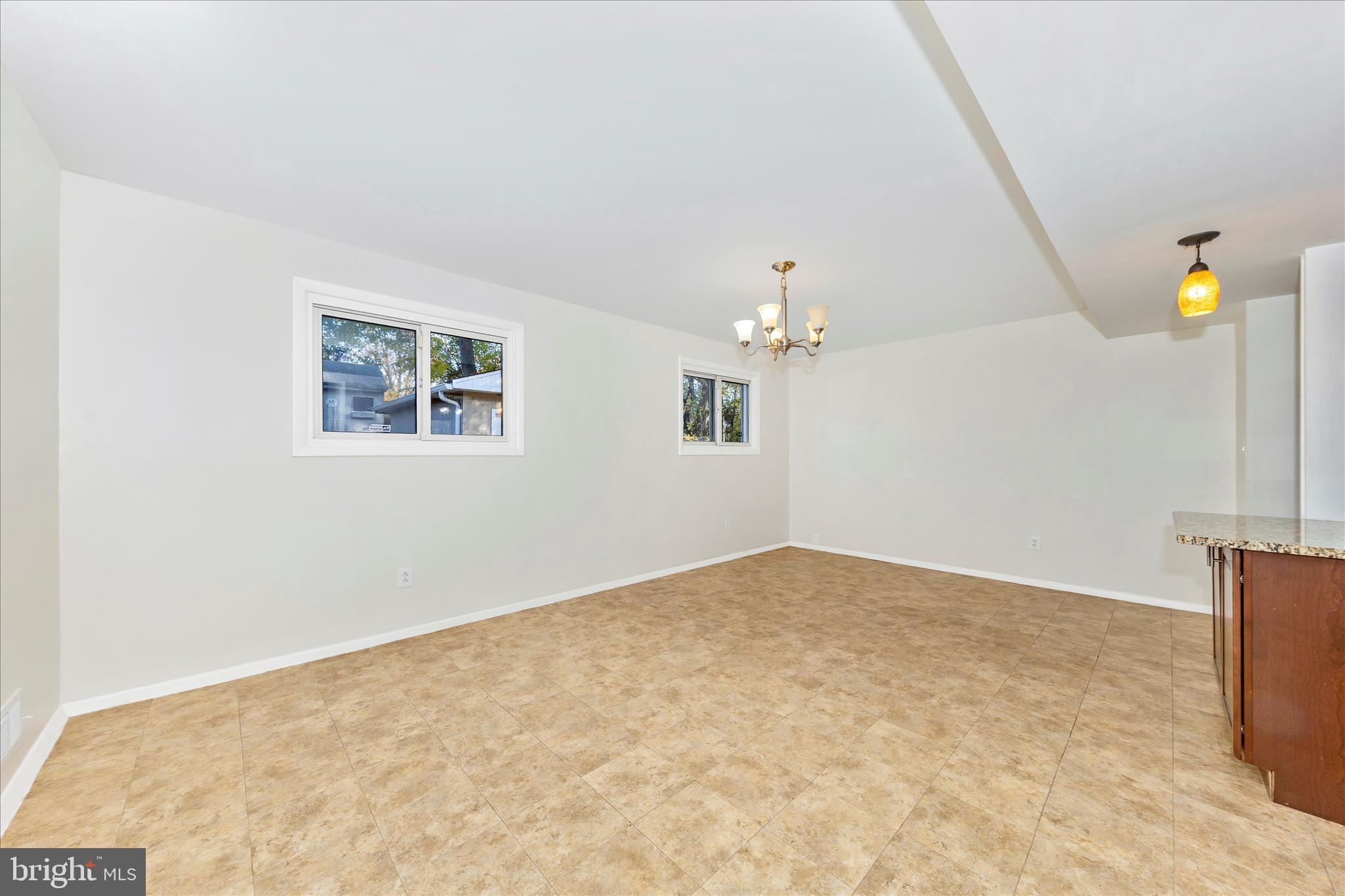 11821 Pittson Road Silver Spring, MD 20906 - Photo 3 of 48 Living Room