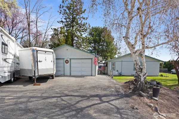 $430,000 | 705 North 12th Street, Selah, WA 98942