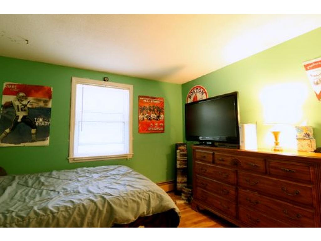 19 Berry Road Derry, NH 03038 - Photo 22 of 33