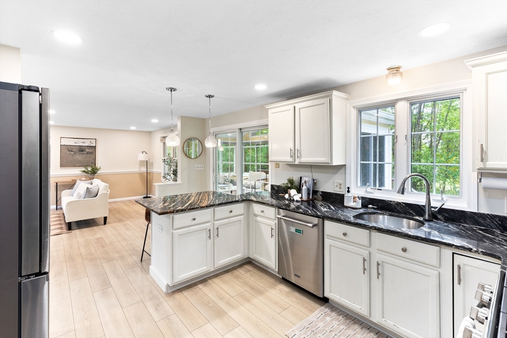 84 Pattys Road Mansfield, MA 02048 - Photo 6 of 31 Gallery Image 6
