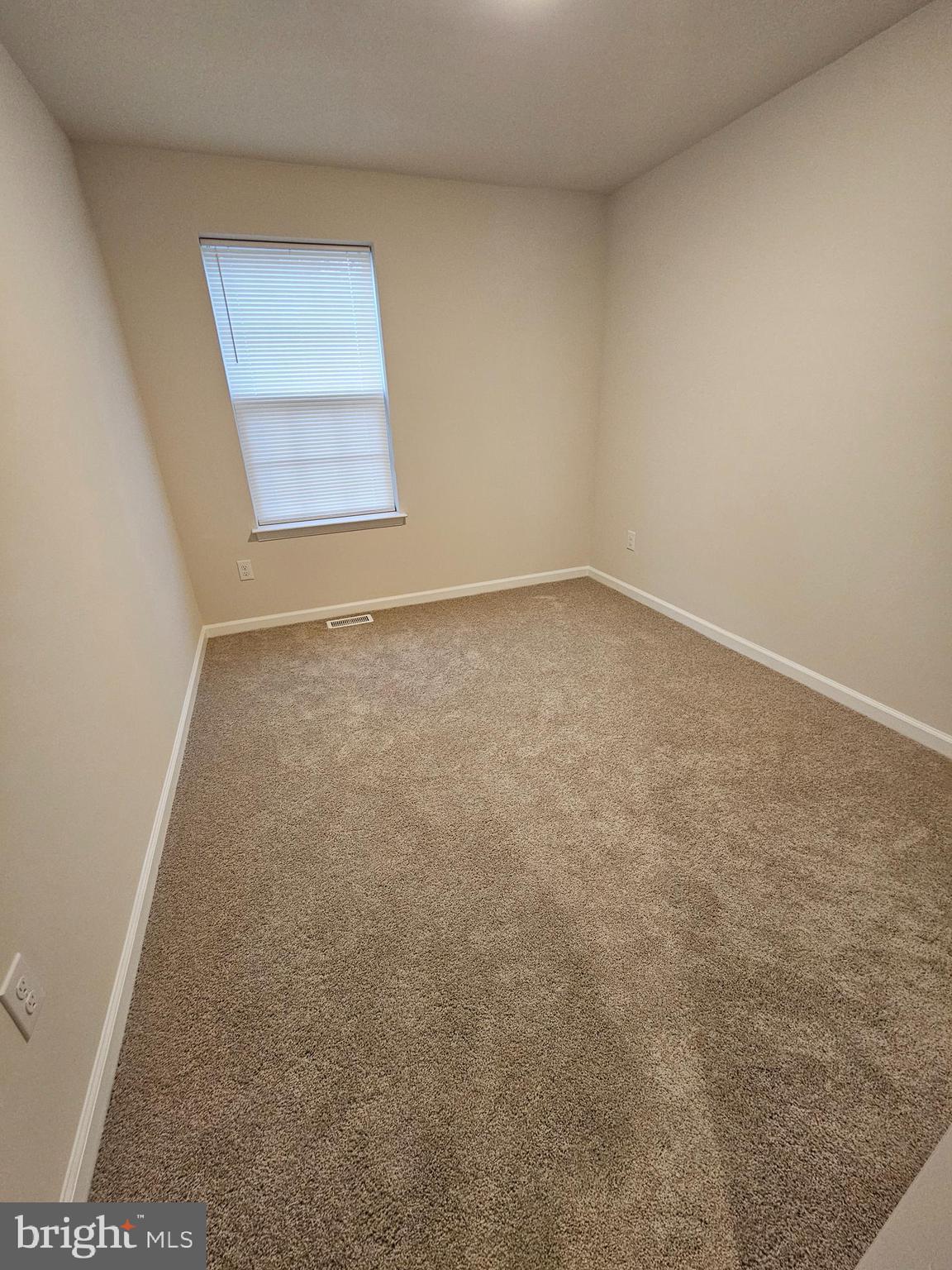 21 Alexander Way Westampton, NJ 08060 - Photo 20 of 25 an empty room with windows