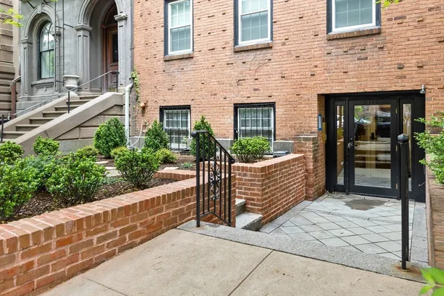 $8,000 | 122 Beacon Street, Unit 6, Boston, MA 02116