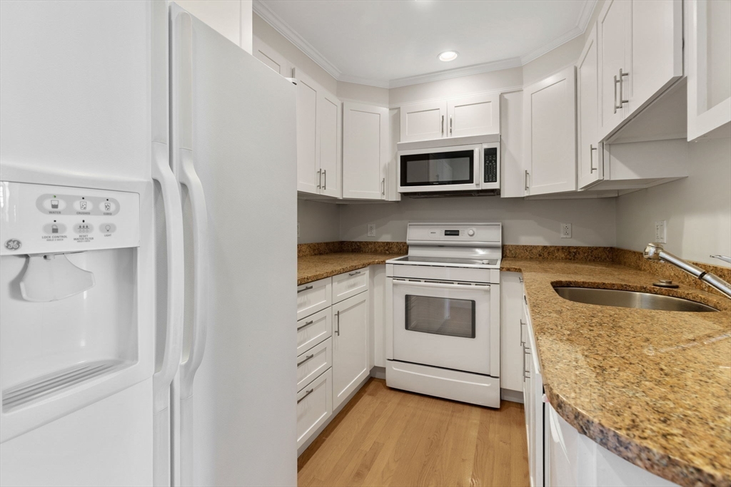 122 Beacon Street, Unit 6 Boston, MA 02116 - Photo 6 of 17