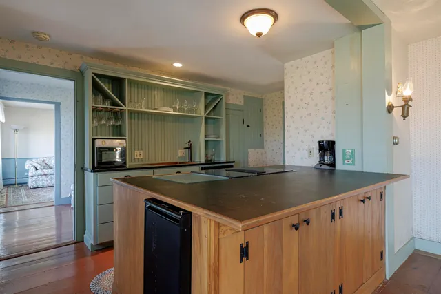 $1,250,000 | 435 Seawall Road, Southwest Harbor, ME 04679