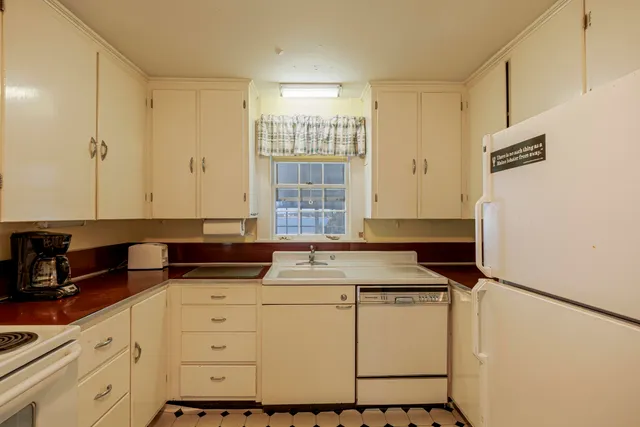 $1,250,000 | 435 Seawall Road, Southwest Harbor, ME 04679