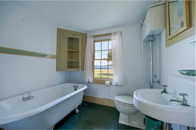 $1,250,000 | 435 Seawall Road, Southwest Harbor, ME 04679