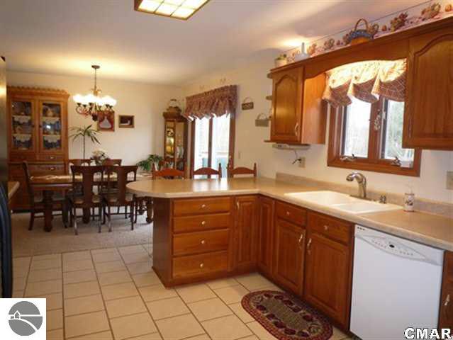 8955 South Brinton Road Blanchard, MI 49310 - Photo 6 of 24 1773837-5.JPG