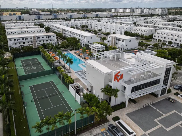 $930,000 | 10354 Northwest 64th Street, Doral, FL 33178