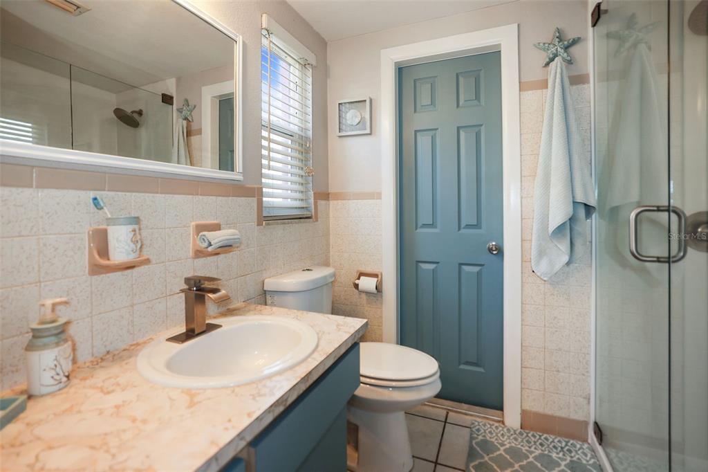 10941 Oakdale Avenue Port Richey, FL 34668 - Photo 12 of 41 Master bathroom