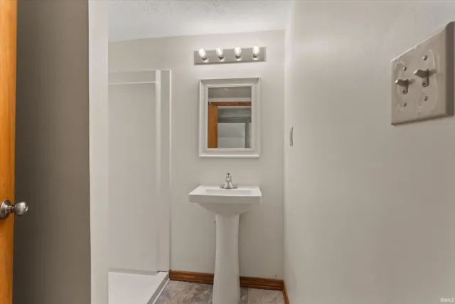 $329,999 | 2301 Aurora Avenue, Elkhart, IN 46517