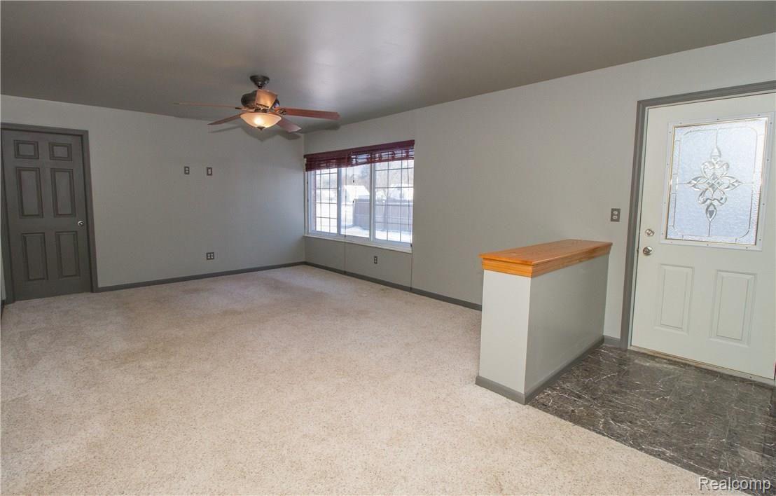 5501 Corunna Road Flint, MI 48532 - Photo 22 of 78 FamilyRoom1.jpg