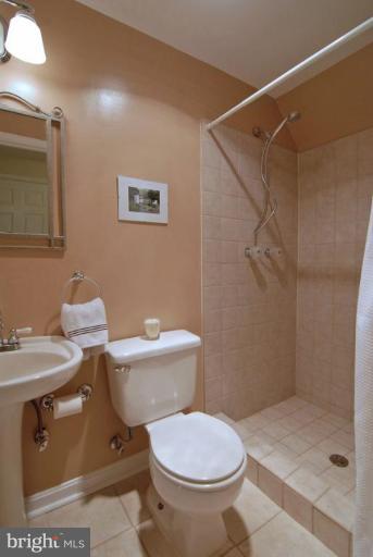 10929 Beach Mill Road Great Falls, VA 22066 - Photo 27 of 27 Lower level bath