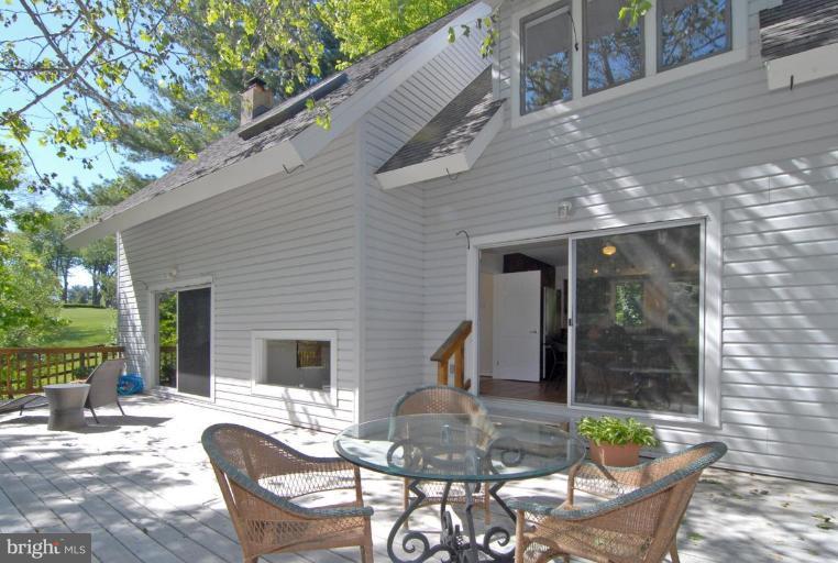 10929 Beach Mill Road Great Falls, VA 22066 - Photo 3 of 27 Deck