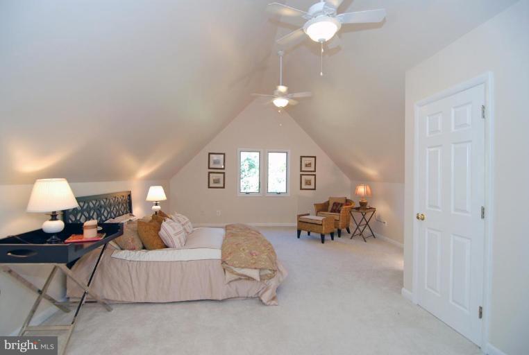 10929 Beach Mill Road Great Falls, VA 22066 - Photo 5 of 27 Bedroom #2