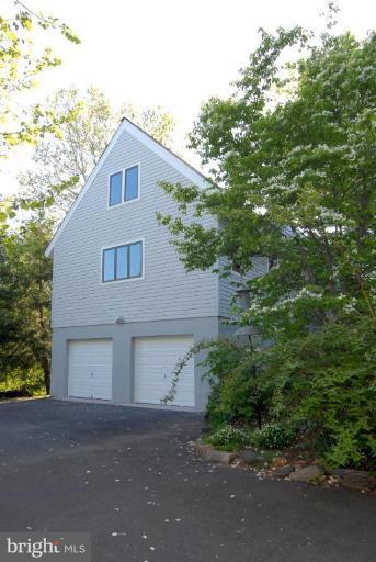 10929 Beach Mill Road Great Falls, VA 22066 - Photo 8 of 27 Garage 1