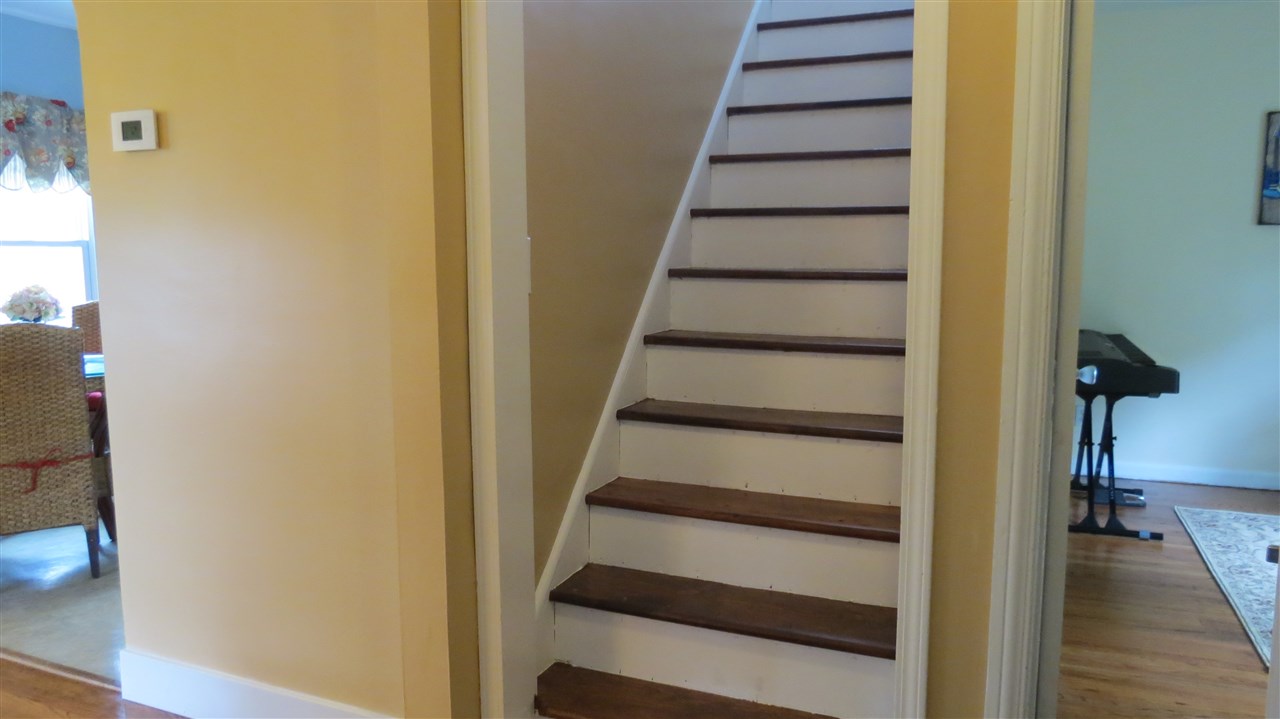 8570 Messmore Road Utica, MI 48317 - Photo 17 of 30 Stairs
