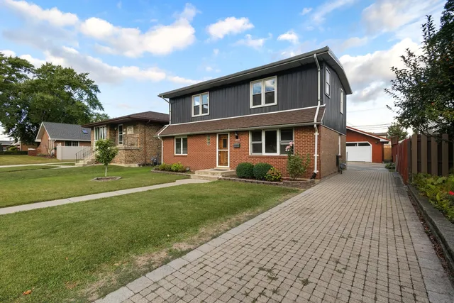 $305,000 | 11013 Menard Avenue, Chicago Ridge, IL 60415