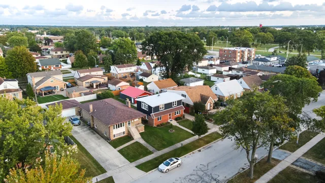 $305,000 | 11013 Menard Avenue, Chicago Ridge, IL 60415