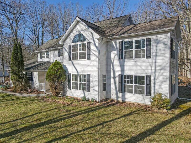 1135 Juno Drive Effort, PA 18330 - Photo 48 of 68 89E926FE-581D-4AF5-B50D-A36A691EE9A0