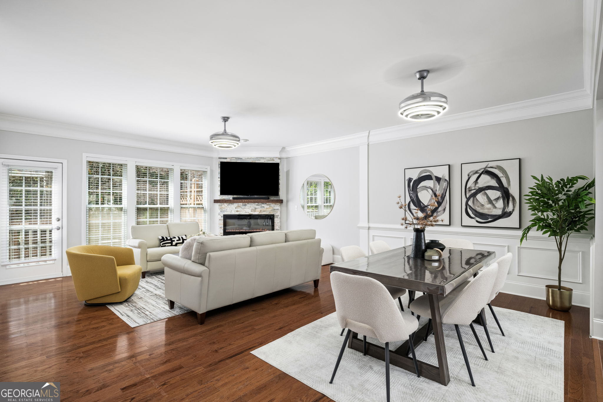 2872 Overlook Way Northeast Atlanta, GA 30324 - Photo 2 of 43 a living room with furniture and a flat screen tv