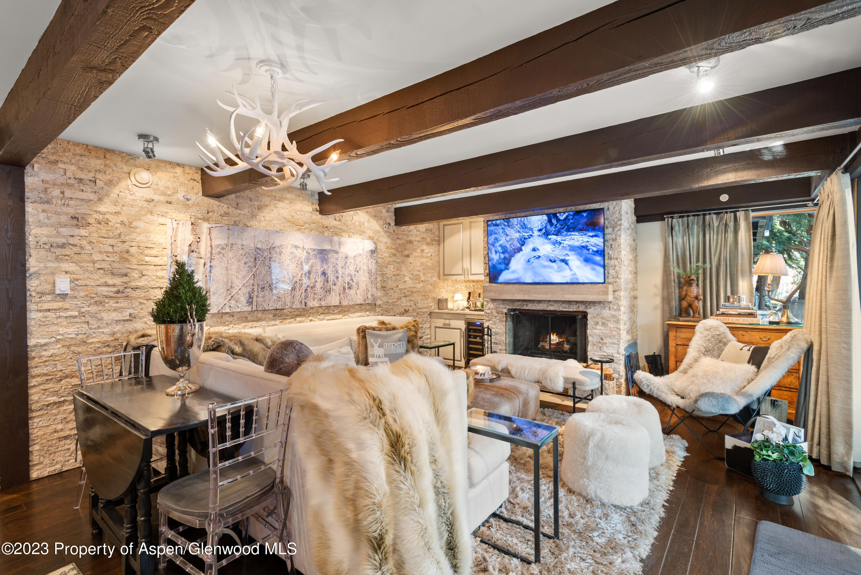 1034 East Cooper Avenue, Unit 4A Aspen, CO 81611 - Photo 6 of 22 Living Room 4