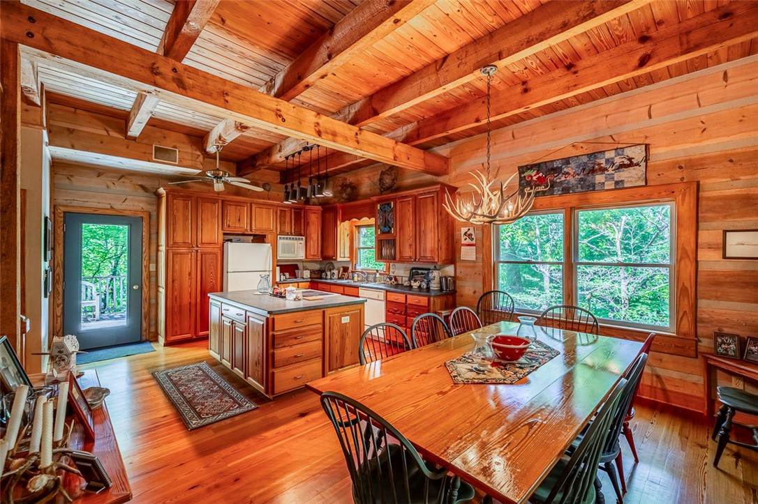 512 Doe Run Pickens, SC 29671 - Photo 12 of 33