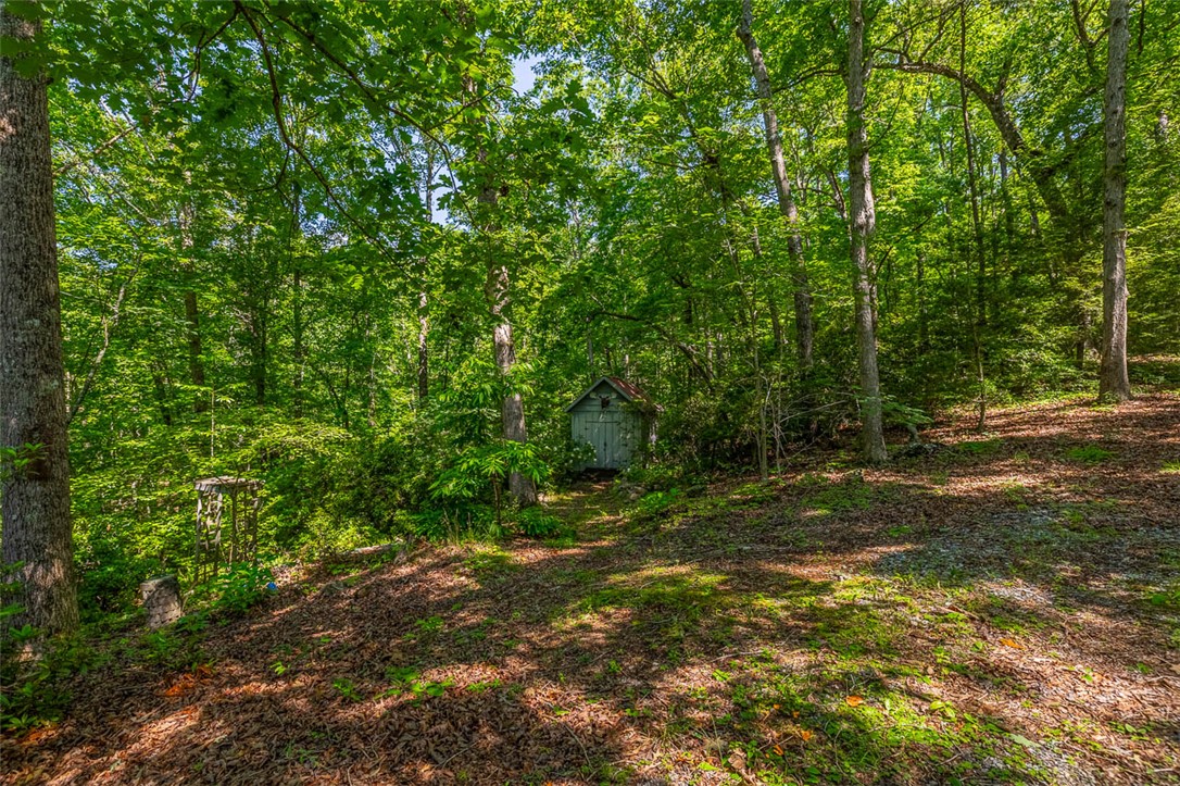 512 Doe Run Pickens, SC 29671 - Photo 31 of 33
