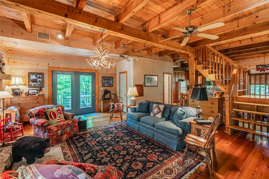 512 Doe Run Pickens, SC 29671 - Photo 5 of 33