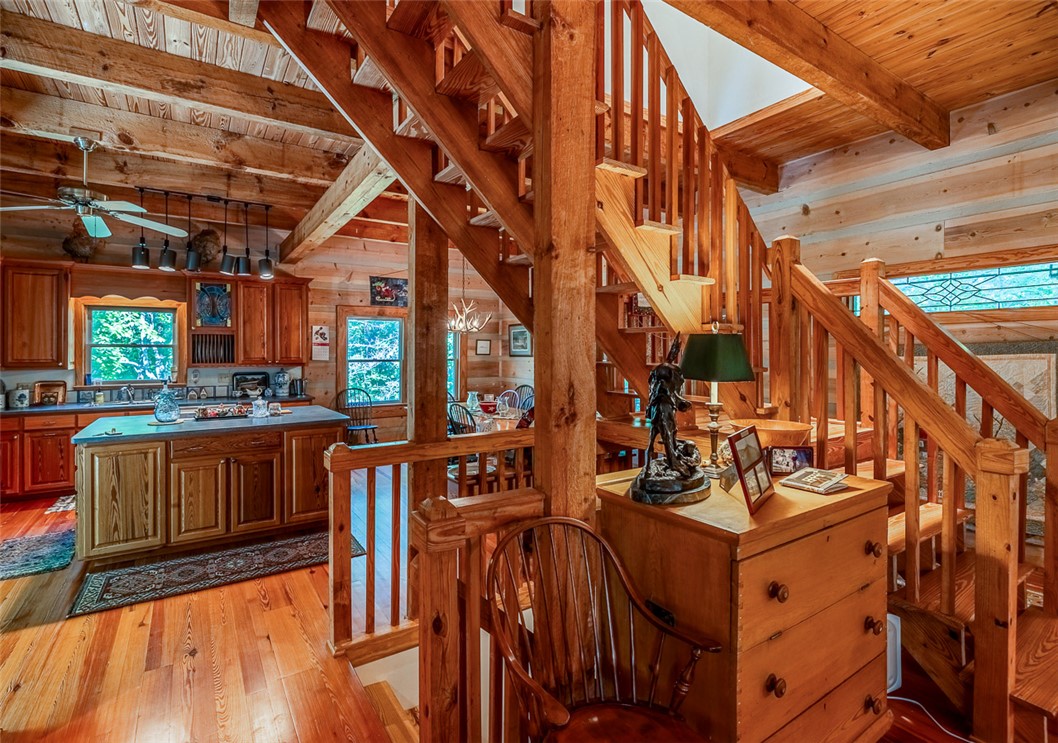 512 Doe Run Pickens, SC 29671 - Photo 8 of 33