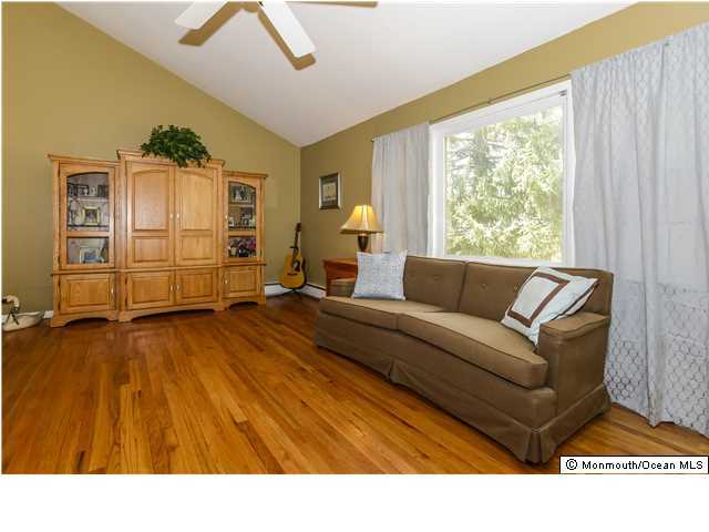 38 Lone Oak Road Middletown, NJ 07748 - Photo 3 of 25 Additional Photo