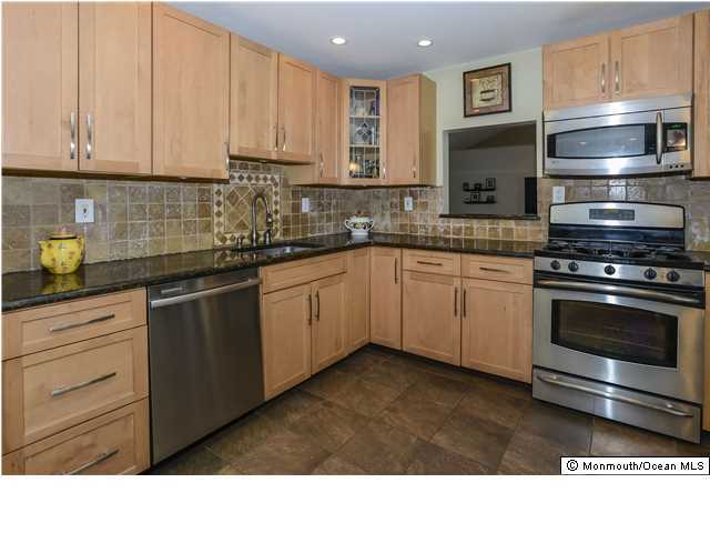 38 Lone Oak Road Middletown, NJ 07748 - Photo 7 of 25 Additional Photo