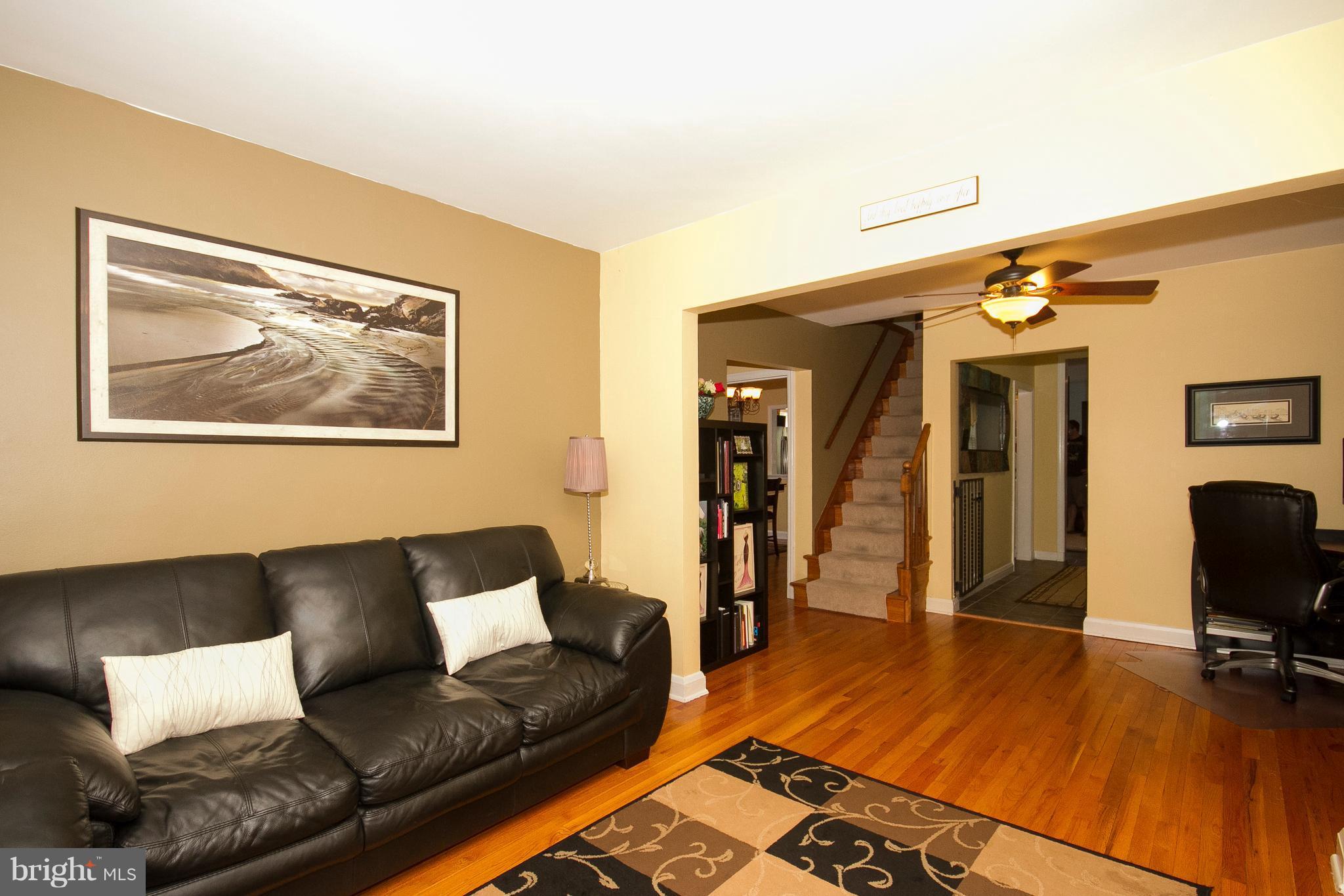 1005 Arran Road Baltimore, MD 21239 - Photo 3 of 26 Living Room