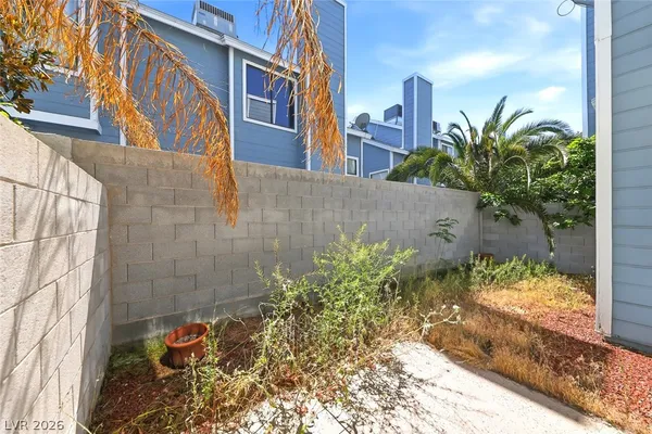$285,000 | 4987 Strauss Drive, Las Vegas, NV 89146