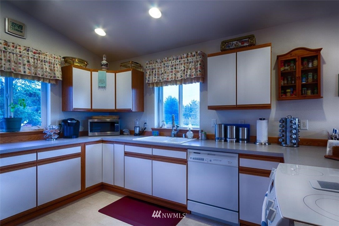 17 McCullough Road Copalis Beach, WA 98535 - Photo 5 of 13 Gallery Image 5