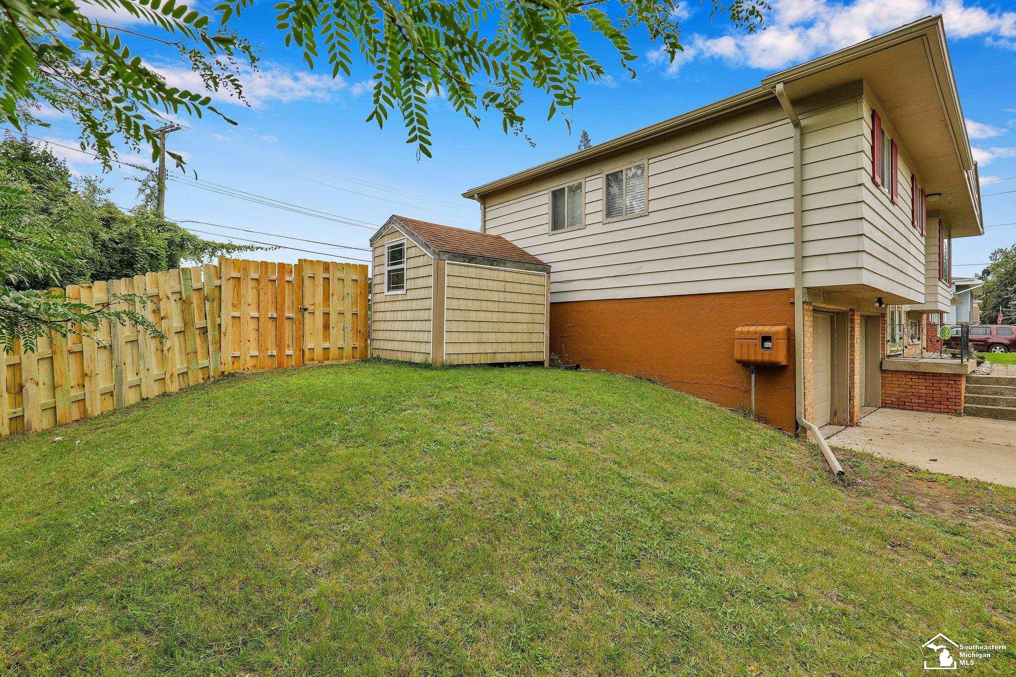 3201 Hepfer Road Lansing, MI 48911 - Photo 32 of 36 50120007-32.JPG