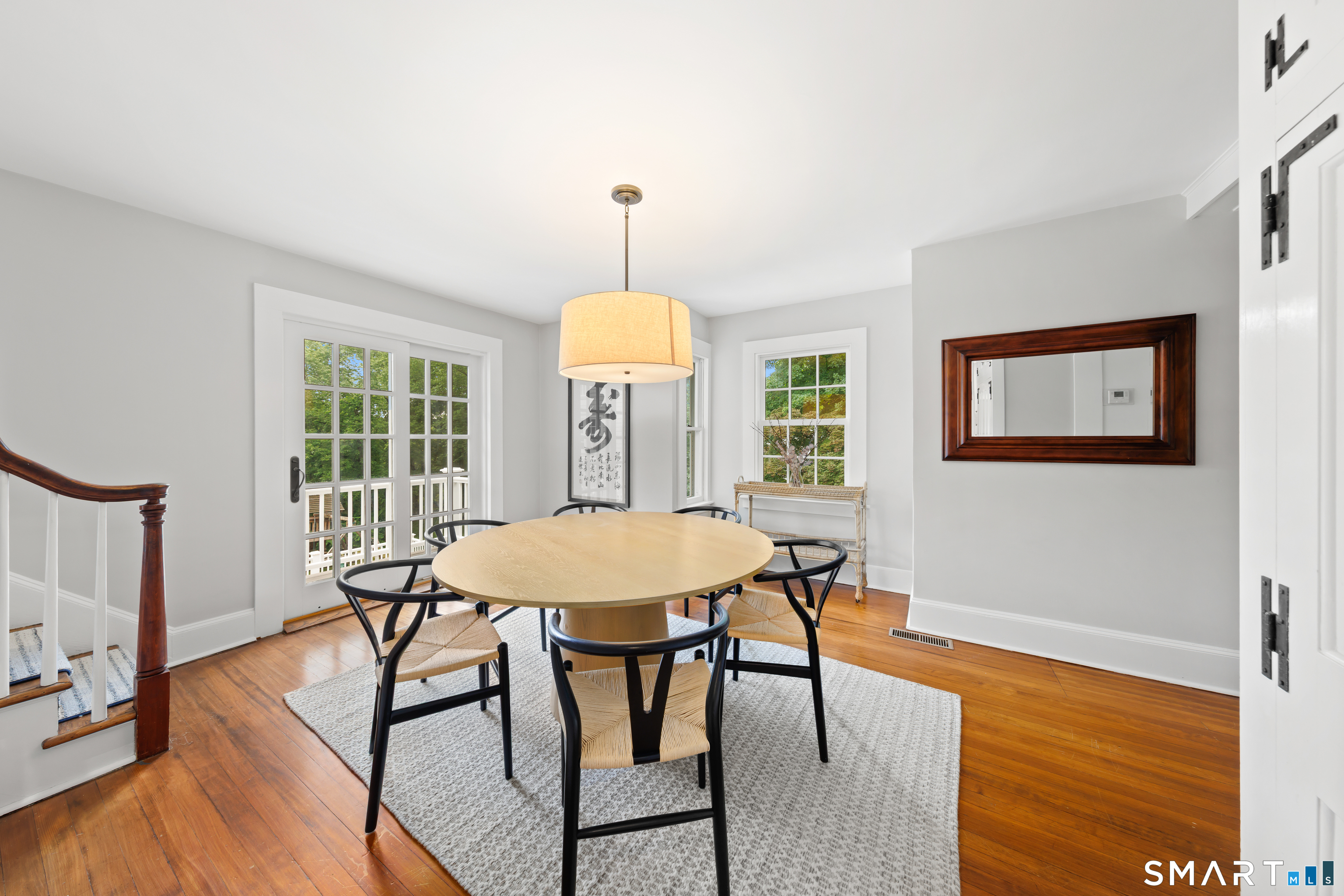 2444 Bronson Road Fairfield, CT 06824 - Photo 4 of 35