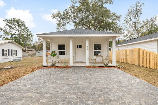 $262,900 | 42 Eckie Drive, Freeport, FL 32439