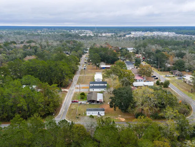 $262,900 | 42 Eckie Drive, Freeport, FL 32439