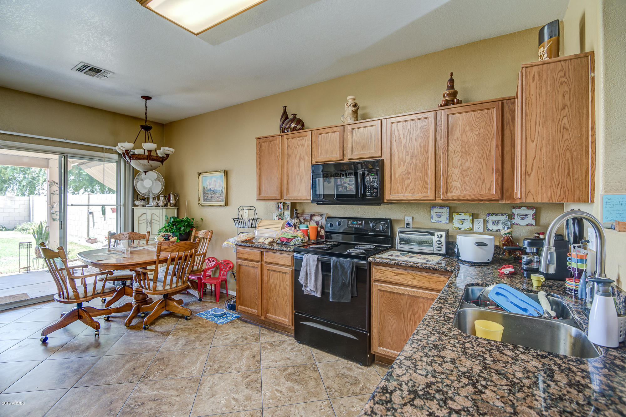 13105 West Calavar Road Surprise, AZ 85379 - Photo 3 of 19 DSC_0845_
