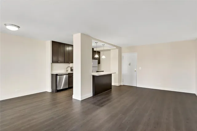 $375,000 | 825 Morrison Avenue, Unit 5H | Soundview