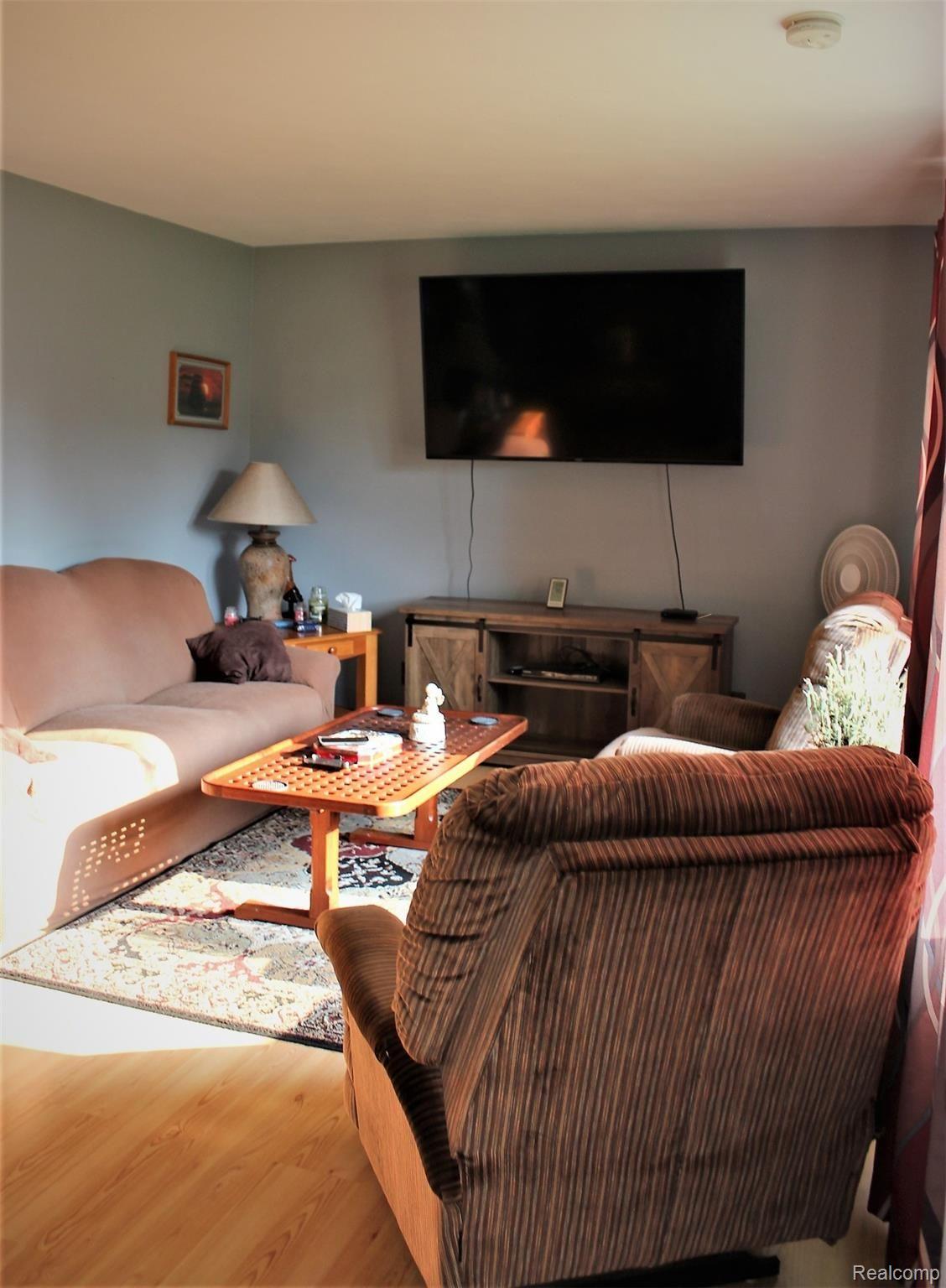 2816 Gramer Road Webberville, MI 48892 - Photo 6 of 23 livingroom 1 - Copy.jpg