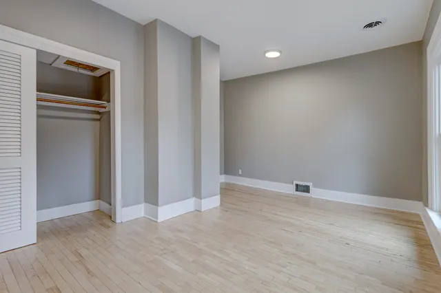 $299,900 | 553 West 16th Avenue, Oshkosh, WI 54902