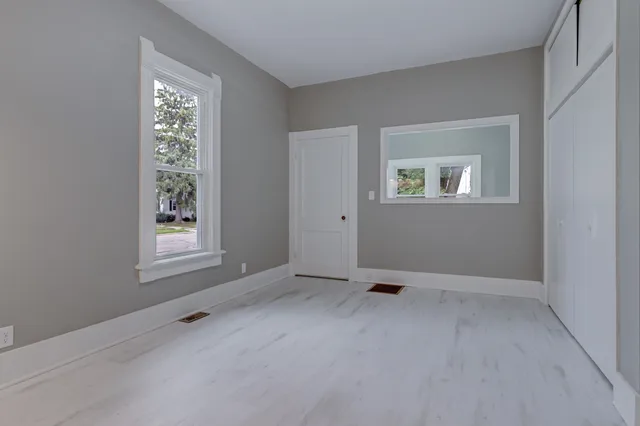 $299,900 | 553 West 16th Avenue, Oshkosh, WI 54902