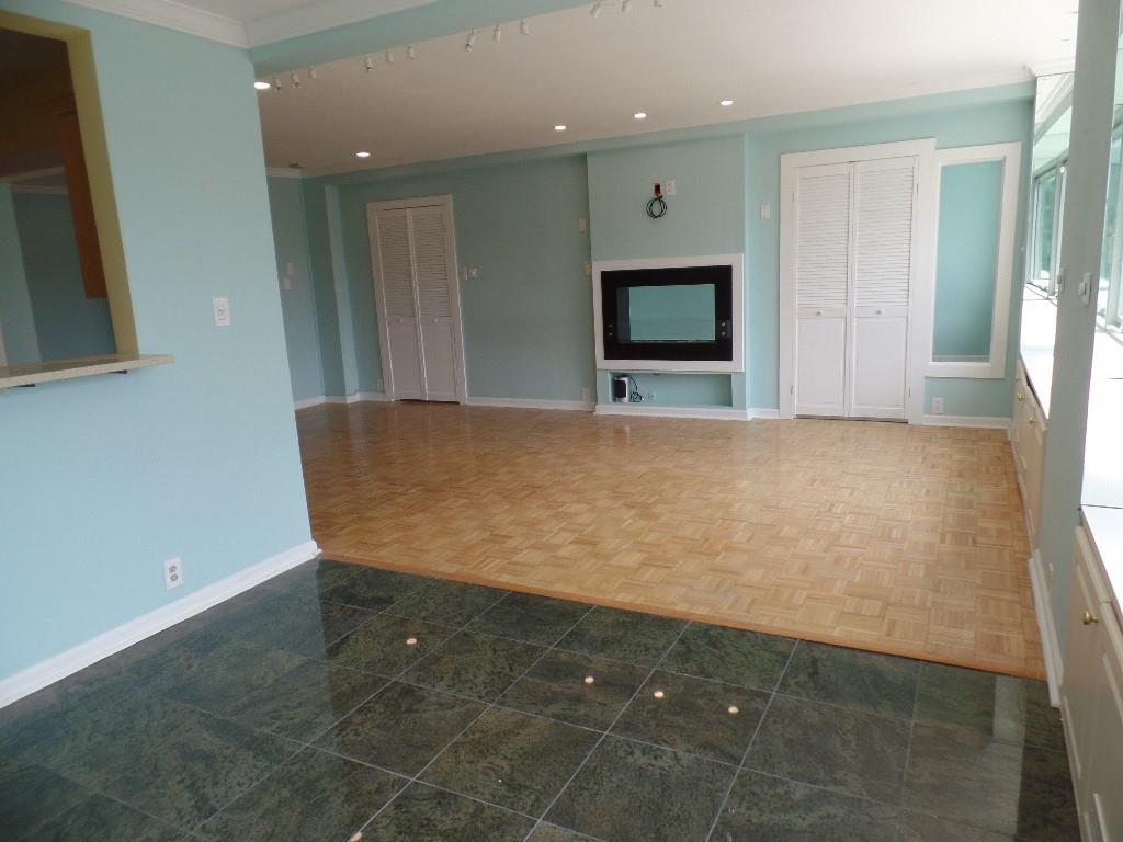 320 Fort Duquesne Boulevard, Unit 24M Pittsburgh, PA 15222 - Photo 14 of 40 a view of an empty room