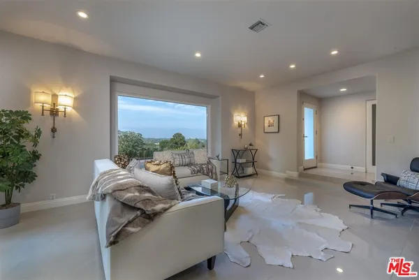 $8,500 | 13480 Contour Drive, Sherman Oaks, CA 91423