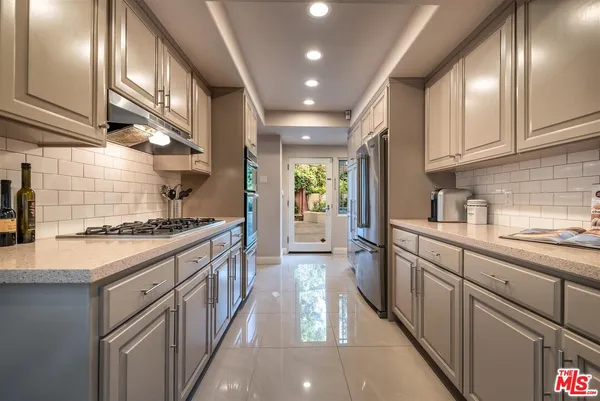 $8,500 | 13480 Contour Drive, Sherman Oaks, CA 91423